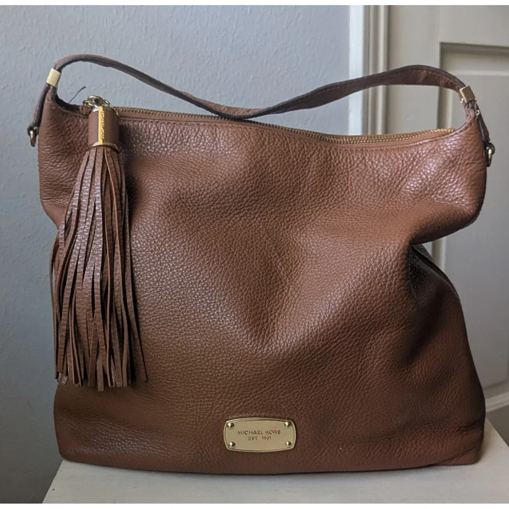 Michael Kors Bedford TZ Hobo Bag Women Brown Pebbled Leather Tassel Logo Plate